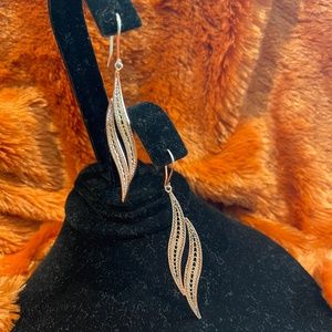 FILIGREE DESIGN HANDMADE DANGLING SILVER EARRINGS